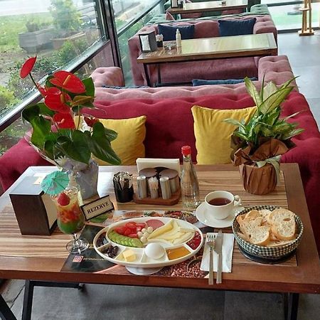 Paris Hotel Cafe Restaurant 이스탄불 외부 사진